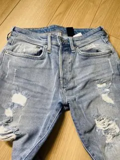 スキニーデニム ライトブルー ダメージ加工