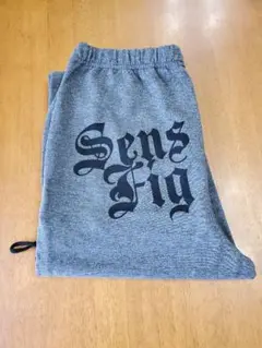新品タグ付き グレー 薄手カジュアルパンツ