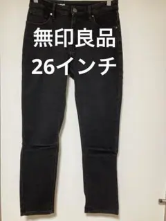 【無印良品】　SLIM STRAIGHT ブラックデニムパンツ　26インチのサムネイル