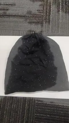 H&M 黒 スパンコール風 ニット帽 ワンサイズ