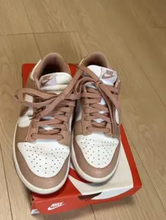 NIKE WMNS DUNK LOW Rose Whisperのサムネイル