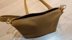 合成皮革 ショルダーバッグ　ブラウン　茶色　サコッシュ　ポシェット