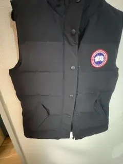 カナダグース 黒 ダウンベスト