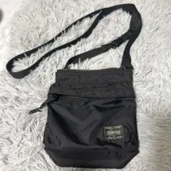 ポーターフォース　ショルダーポーチ黒　ショルダーバッグ　サコッシュ　PORTER