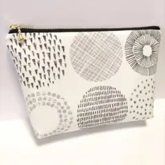 北欧 サークル ポーチ ハンドメイド 化粧ポーチ マルチポーチ モノクロ