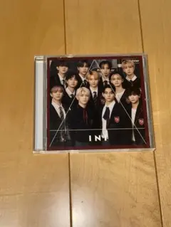 INI 1st SINGLE A CREDIT