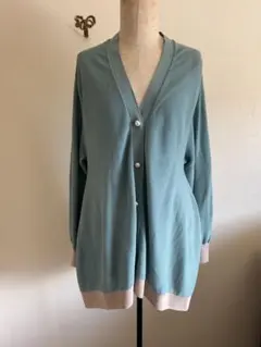 くすみブルーカーディガン　サイドスリット　パールボタン　新品　定価29,000円