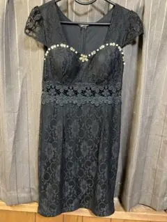 レースビーズ装飾の黒いナイトドレス　ディジーストア