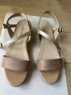 marie claire ベージュ ストラップサンダル　Lサイズのサムネイル