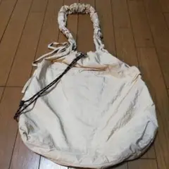 クリーム色 ドローストリングショルダーバッグ
