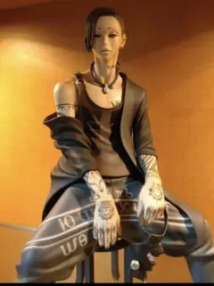 東京喰種　フィギュア　　ウタ