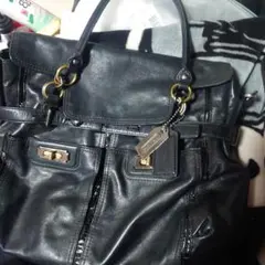 COACH ブラックレザー ショルダーバッグ