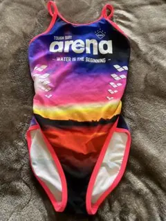 arena スポーツ用水着のサムネイル