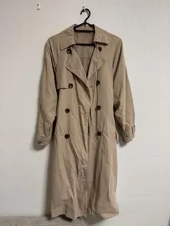 ベージュ トレンチコート