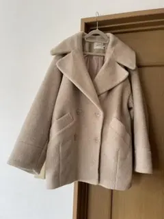 ベージュ ダブルブレスト ウールコート