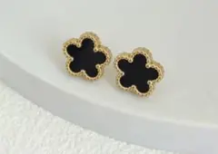 クローバー ピアス ブラック ゴールド クローバーデザイン ピアス エレガント