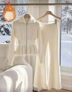 ホワイトフレアパンツセットアップ