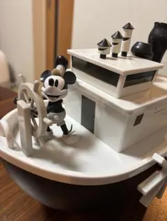 ミッキーマウス 船型デザイン