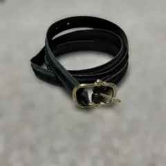 黒のレザーベルト 金色バックル