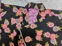 レディース小紋 黒地赤ピンク花柄 ポリエステル着物 帯揚げ 絞り柄 M