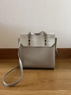 ヤーキ ショルダーバッグ ライトグレー