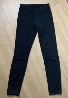 スキニーパンツ