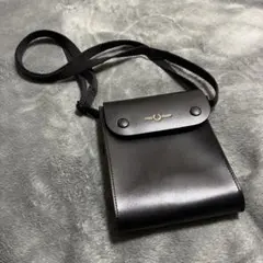 FRED PERRY フレッドペリー レザー ミニショルダーバッグ ブラック