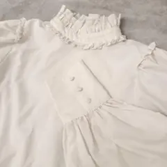 MIRO AMURETTE フリルネックブラウスのサムネイル