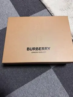 BURBERRY ギフト箱 大 ブラウン