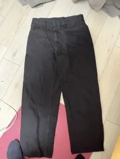 ユニクロ　ブラックストレートデニムパンツ