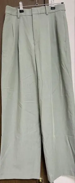 タックワイドパンツ ライトグリーン M ユニクロ