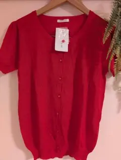 赤いボタン付きカーディガン 半袖