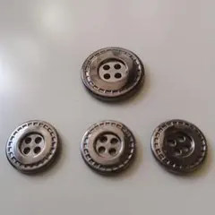 メタル調 プラボタン 20mm大1 コ、15mm小3 コ