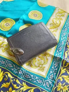 コムサデモード ブラック 二つ折り財布