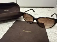 ト*ー様 TOMFORD トムフォードTF432F 52G BEAU ウェリント ト*ー様 TOMFORD トムフォードTF432F 52G BEAU ウェリント - メルカリ