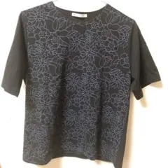 T'BIS STUDIO 花柄カットソー ブラック 半袖のサムネイル