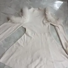 ホワイトオフショルダーニット GRL