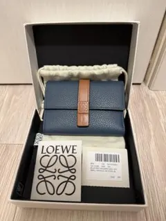 LOEWE Small Vertical Wallet 三つ折り財布のサムネイル