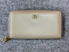 AIGNER ロングウォレット ベージュのサムネイル