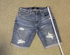 Hollister ダメージデニムショートパンツのサムネイル