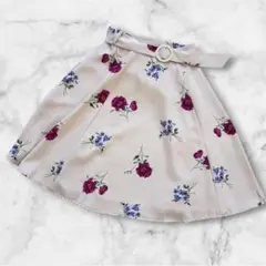 【美品】ミッシュマッシュ 花柄フレアスカート ベルト付き ピンクベージュ Sのサムネイル