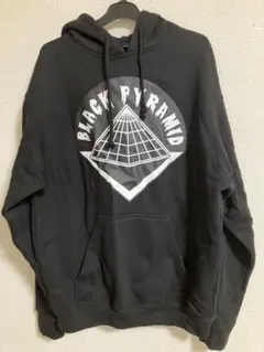 新品未使用 BLACK PYRAMID パーカー Chris brown