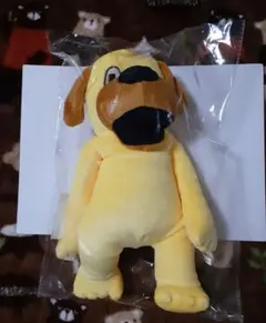 黄色い犬　ぬいぐるみ　ヒューマンホールフラット