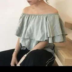 【トゥデイフル】完売★リネン生地オフショルダーフリルトップス 麻のサムネイル