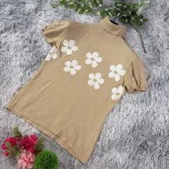 ✨Lui Chantant✨サイズ38(M) 半袖 ニット 花柄 ベージュのサムネイル