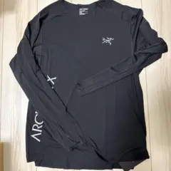 【新品・定価以下】ARC'TERYX ノーバン ダウンワードロゴ L/S メンズのサムネイル