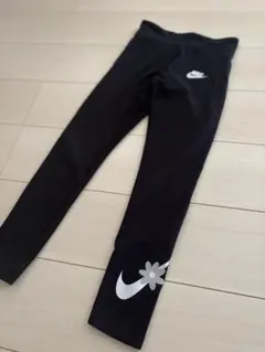 Nike 黒 レギンス 145cm 花デザイン