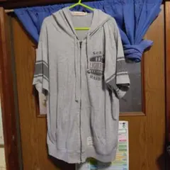 フード付き半袖トップス