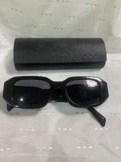 PRADA プラダ　サングラス SPR 17W-F ブラック
