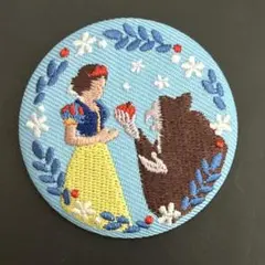 ディズニー　刺繍缶バッジ　白雪姫